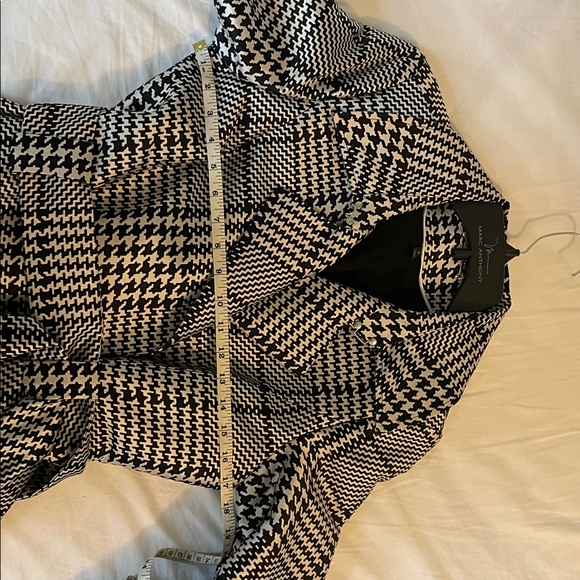 White House Black Market shark tooth trench coat - Picture 5 of 5